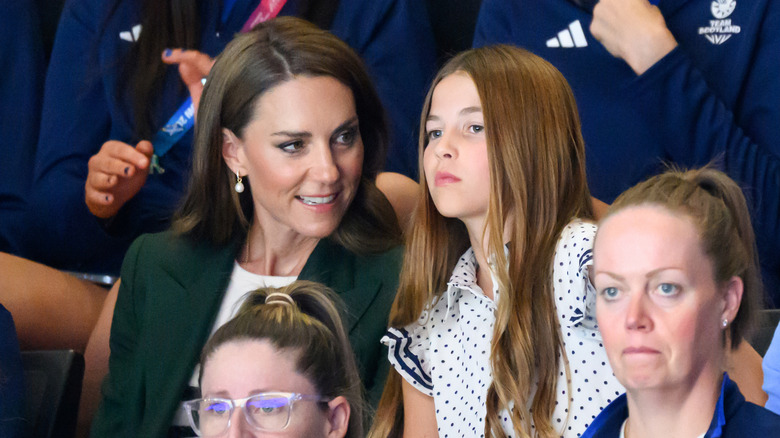 Kate Middleton and Princess Charlotte watching the netball semi-finals at the Commonwealth Games