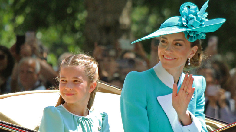 Princess Charlotte and Catherine, Princess of Wales in a carriage