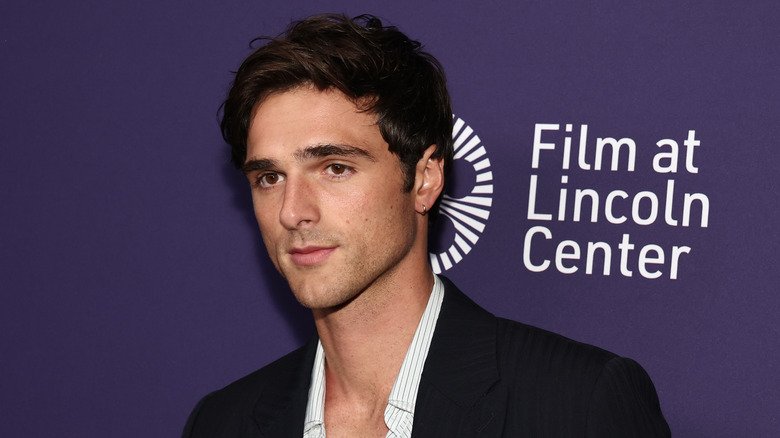 Jacob Elordi posing for pictures at an event