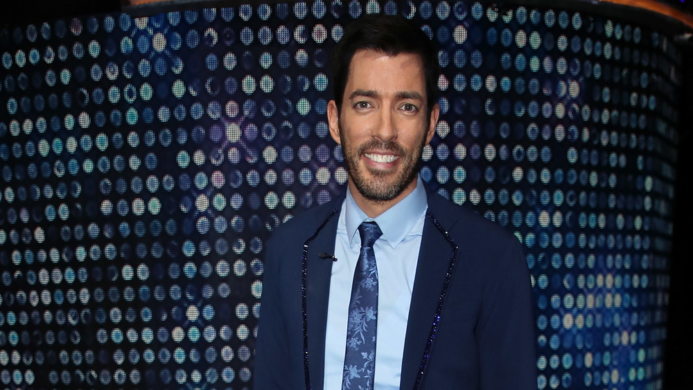 Drew Scott from the 'Property Brothers' poses on the red carpet for 'Dancing with the Stars.'