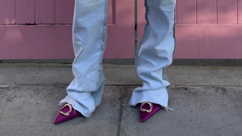 Woman in jeans and pumps