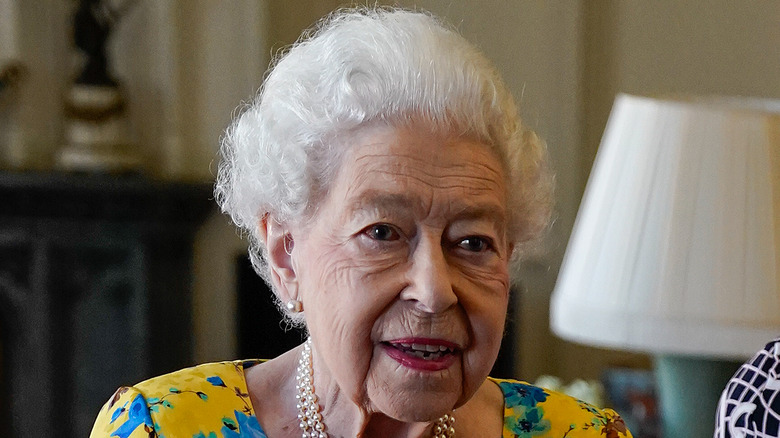 Queen Elizabeth Displays A Subtle Change To Her Classic Look Queen Elizabeth Displays A Subtle Change To Her Classic Look
