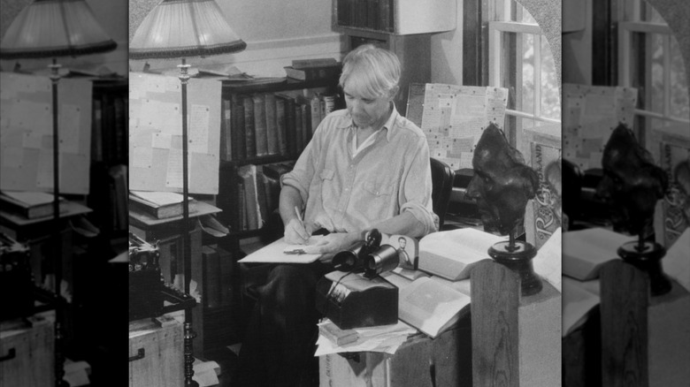 Carl Sandburg writing