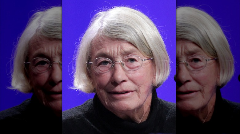 Poet Mary Oliver speaking at Maria Shriver Women's Conference 2010 in California