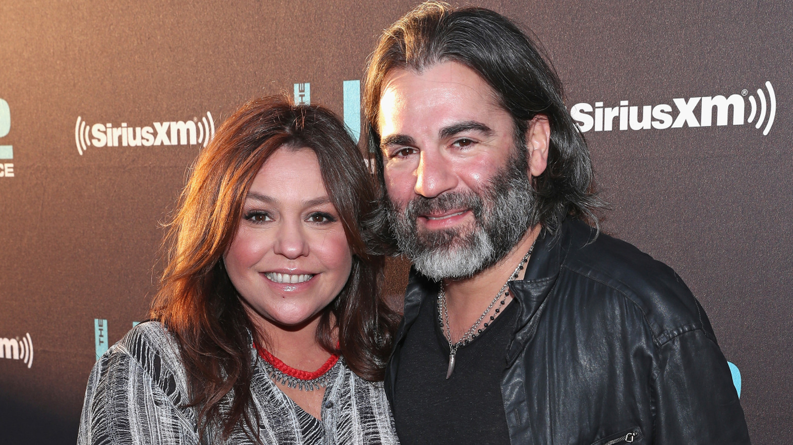 <a href="https://www.thelist.com/2204606/rachael-rays-husband-john-cusimano-makes-rare-cameo-latest-cooking-video/" target="_blank">Rachael Ray & Husband John Cusimano Show Off Their Playful Chemistry In New Cooking Video</a>