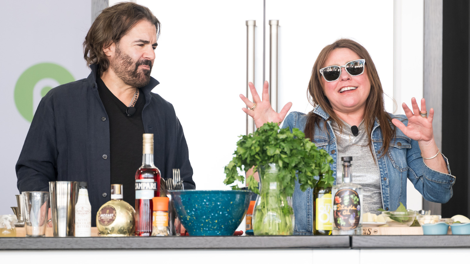 <a href="https://www.thelist.com/1840534/rachael-ray-husband-screaming-matches-have-friends-worried-about-health/" target="_blank">Rachael Ray’s ‘Screaming Matches’ With Husband Reportedly Made Friends Worried About Her Health</a>