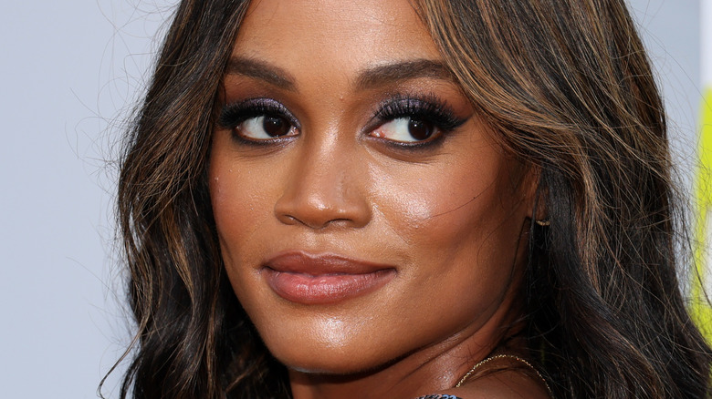 Over-the-shoulder picture of Rachel Lindsay at the VMAs