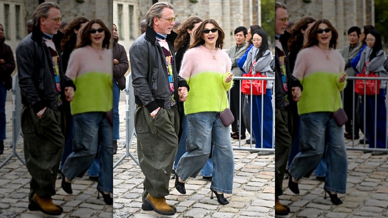 Rachel Weisz and Daniel Craig walking and talking