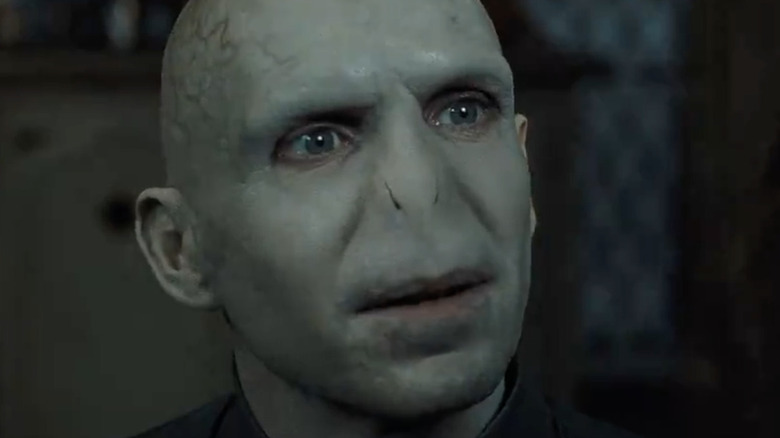 Ralph Fiennes paying Voldemort