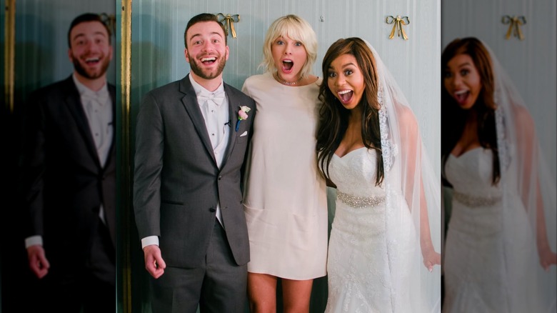 Taylor Swift grins at wedding of Elliotte Nicole