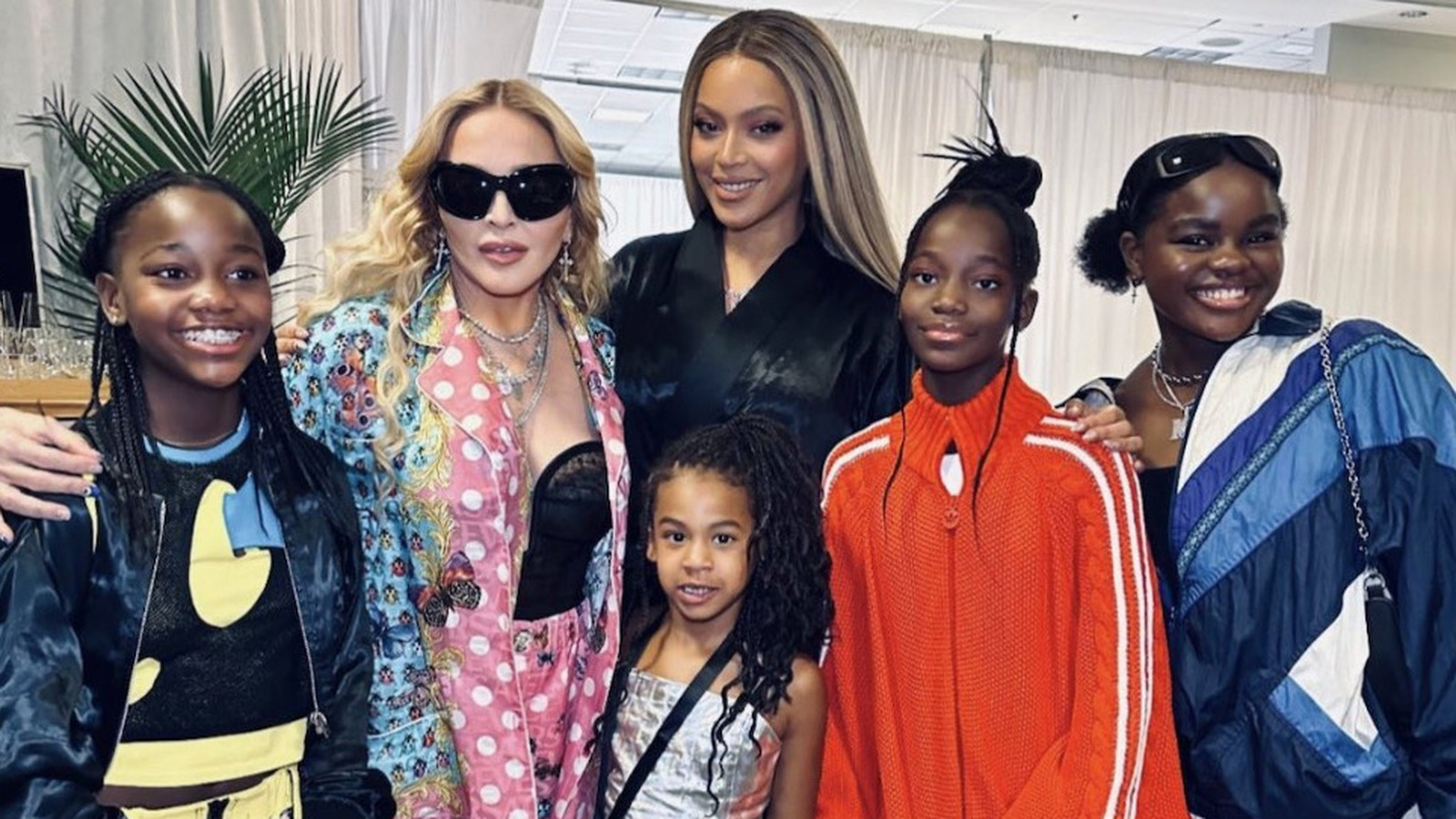 Rare Photo Of Rumi Carter Proves She's Blue Ivy's Literal Twin