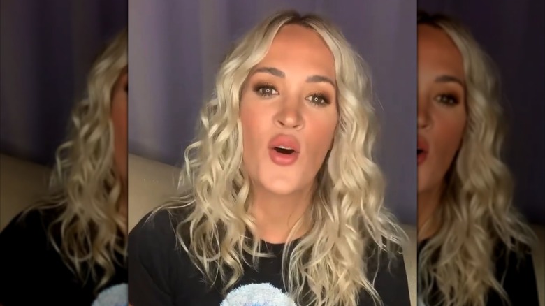 Carrie Underwood speaking