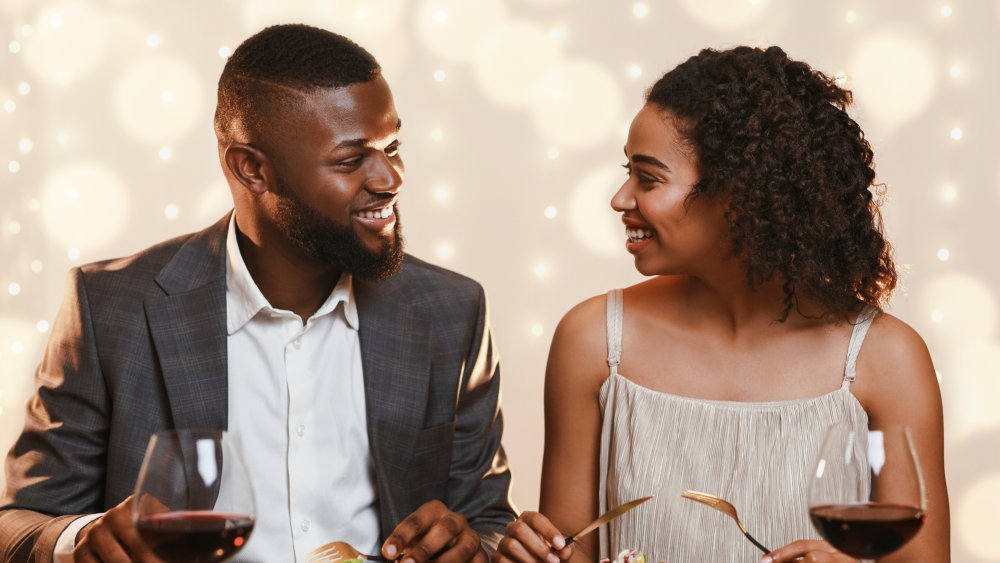 couple on dinner date
