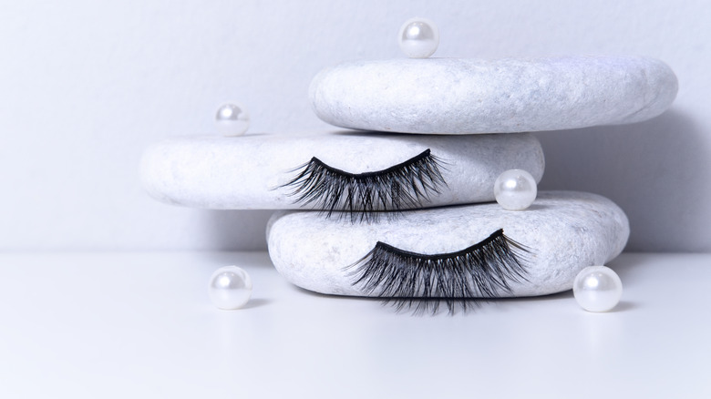 Fake eyelashes set