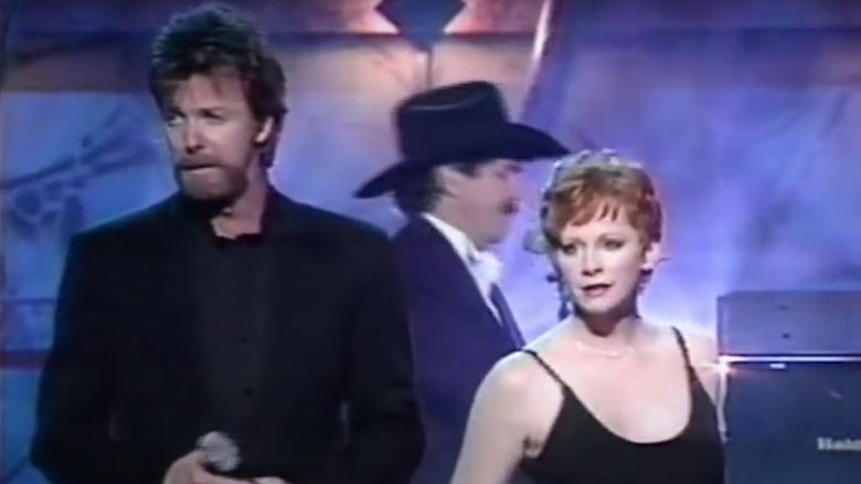 Reba McEntire on stage with Brooks & Dunn
