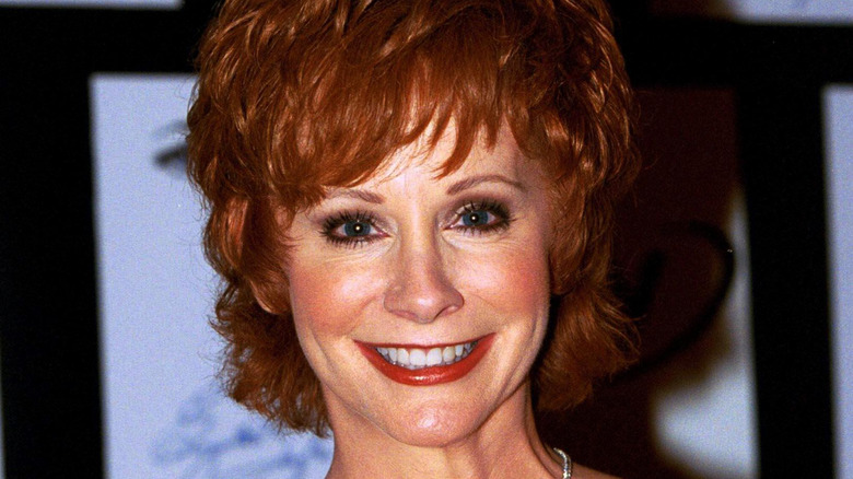 Reba Mcentire smiling