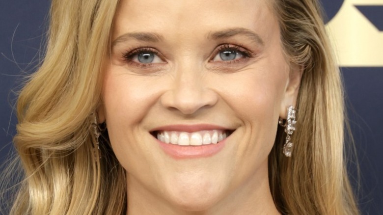 Reese Witherspoon posing on the red carpet