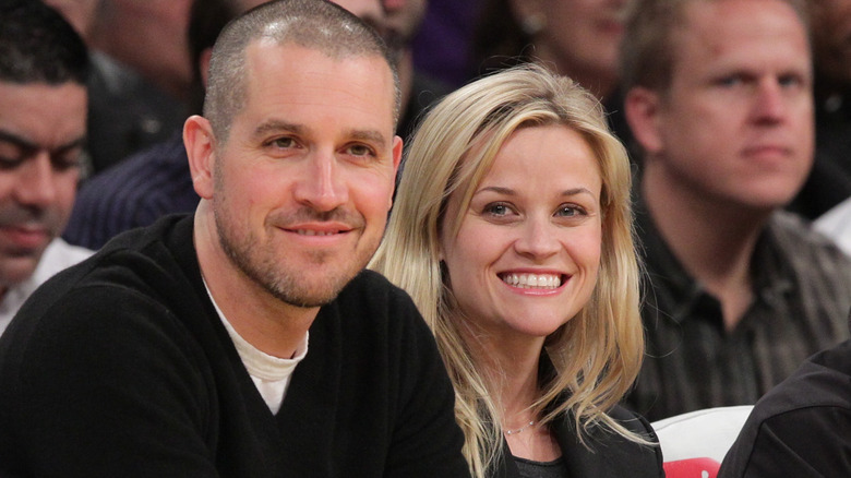 Jim Toth and Reese Witherspoon at a game in 2011