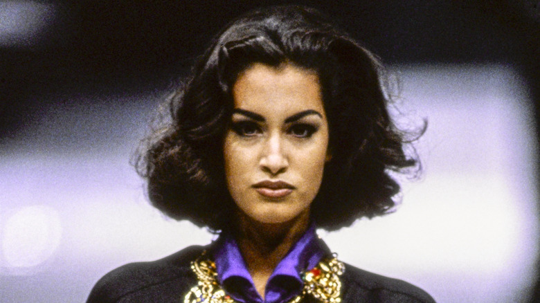Yasmeen Ghauri walking the runway.