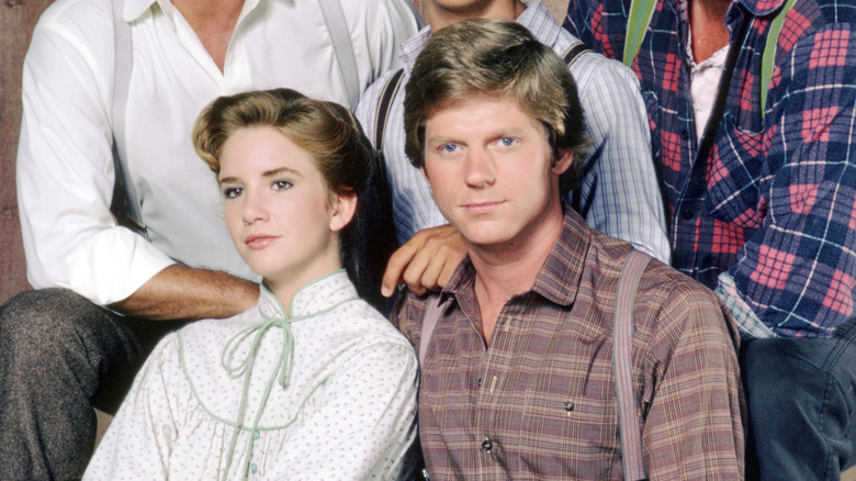 Matthew Labyorteaux, Michael Landon, Jr., Alison Arngrim, Dean Butler, Lindsay Greenbush, Karen Grassle, and Melissa Sue Anderson posing together