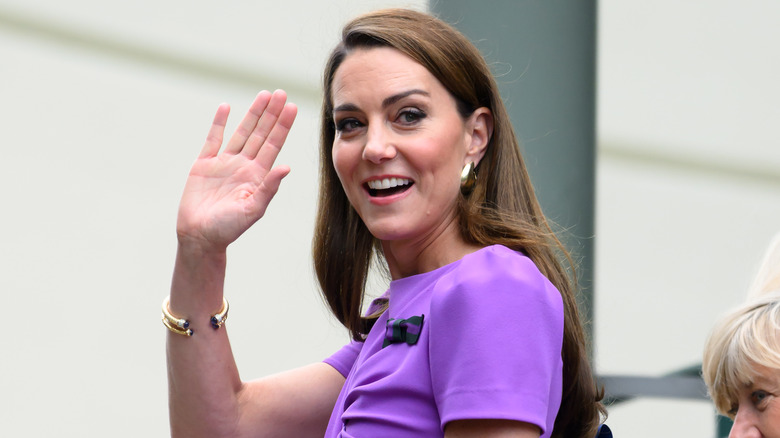 Kate Middleton waving