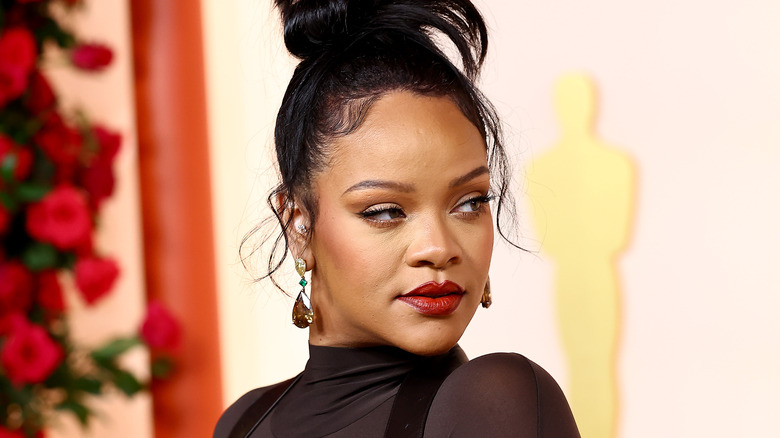 Rihanna posing on red carpet