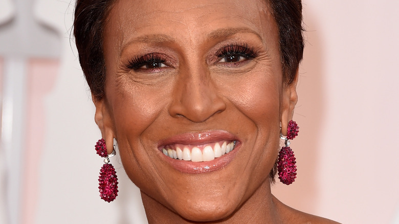 Robin Roberts smiling at the Academy Awards 