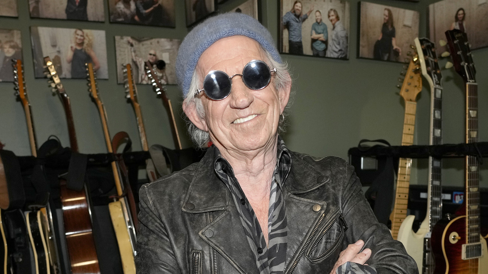 <a href="https://www.thelist.com/2245451/keith-richards-offered-to-let-another-music-legend-join-the-band-rolling-stones/" target="_blank">Rolling Stones’ Keith Richards Offered To Let Another Music Legend Join The Band</a>