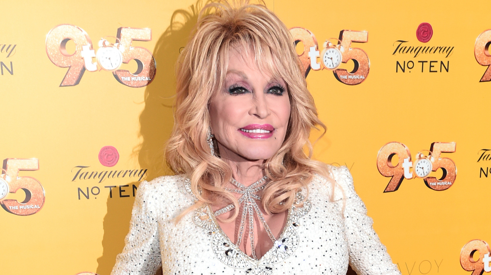 Royal Family Honors Dolly Parton From Across The Pond With Touching royal-family-honors-dolly-parton-from-across-the-pond-with-touching