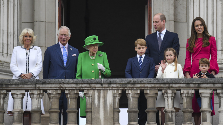 the royal family on balcony