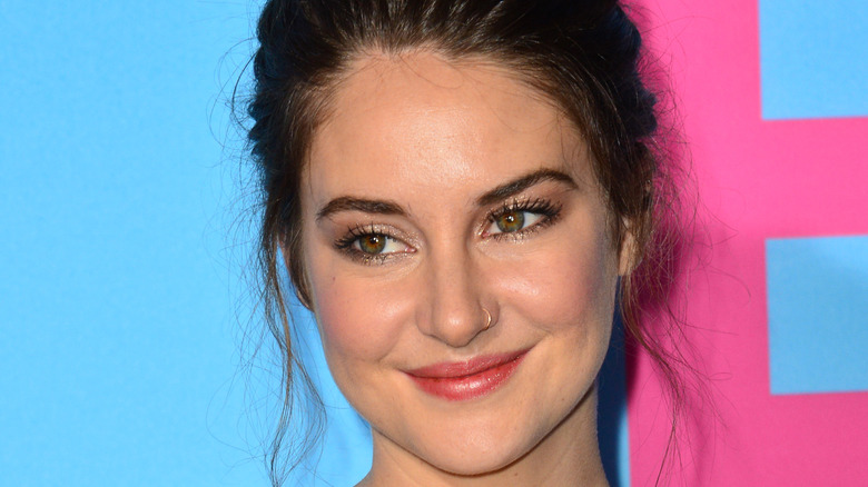 Shailene Woodley wears her hair back