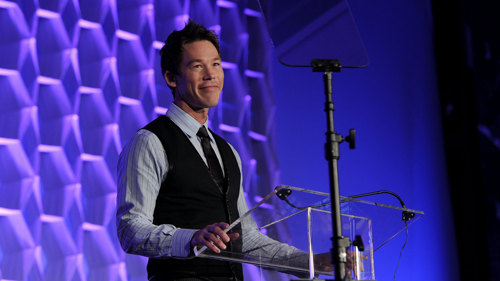 <a href="https://www.thelist.com/1803725/sad-details-david-bromstad-childhood-hgtv/" target="_blank">Sad Details About HGTV Star David Bromstad’s Childhood</a>
