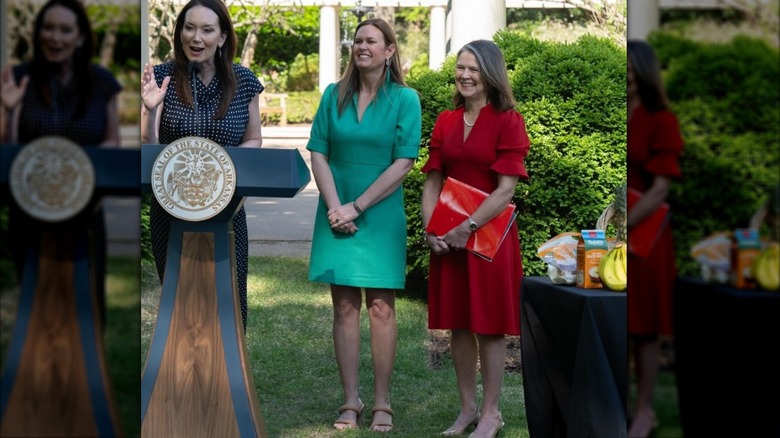 Brooke Rollins and Sarah Huckabee Sanders pose outside of the Arkansas Governor's Mansion (2025)
