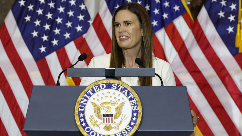 Sarah Huckabee Sanders at podium