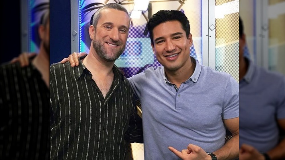 Dustin Diamond and Mario Lopez posing