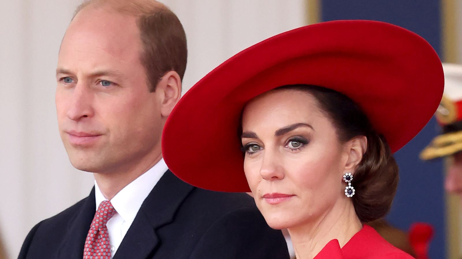 <a href="https://www.thelist.com/1716264/scary-details-break-in-prince-william-kate-middleton-windsor-castle/" target="_blank">Scary Details Emerge From Break-In At William & Kate’s Windsor Castle</a>