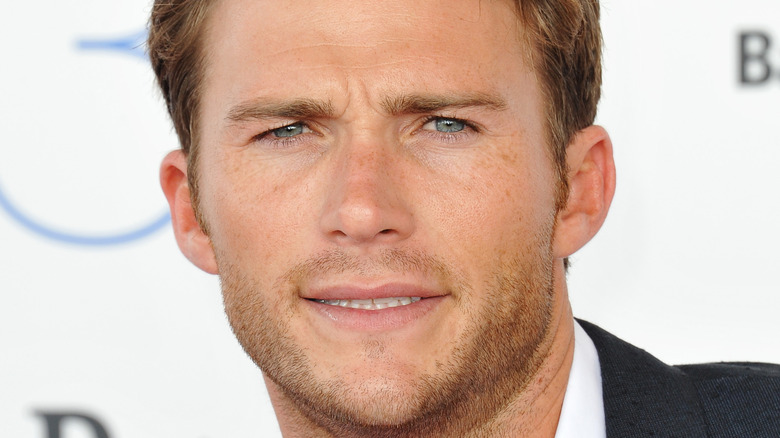 Scott Eastwood posing 