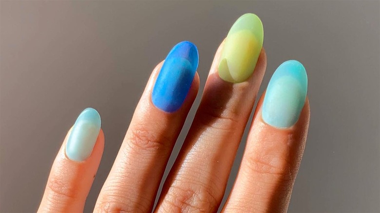 Colorful sea glass nails manicure trend