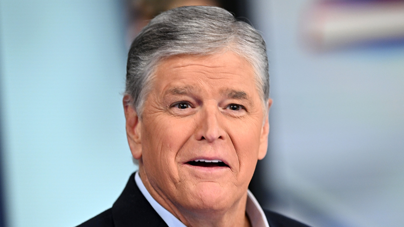 <a href="https://www.thelist.com/1931791/sean-hannity-unrecognizable-before-fox-fame/" target="_blank">Sean Hannity Is Nearly Unrecognizable In Pic Before Fox News Fame</a>