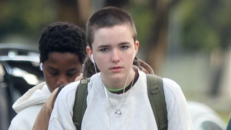 Seraphina Affleck (L) Shiloh Jolie-Pitt (R) buzzcut