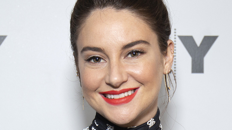 Shailene Woodley poses on the red carpet
