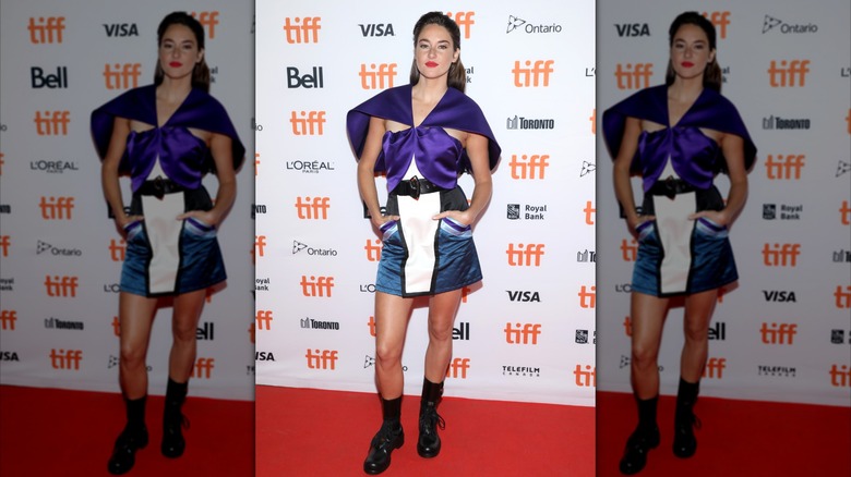 Shailene Woodley poses with her hands in her pockets
