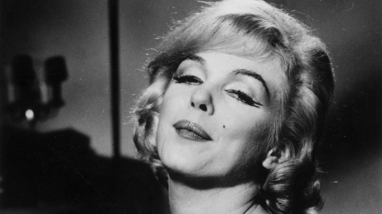 Marilyn Monroe posing