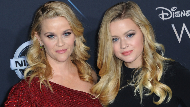 Reese Witherspoon and daughter Ava Phillippe arrives for the Premiere Of Disney's "A Wrinkle In Time" held at the El Capitan Theatre on February 26, 2018 in Los Angeles, California (2018)