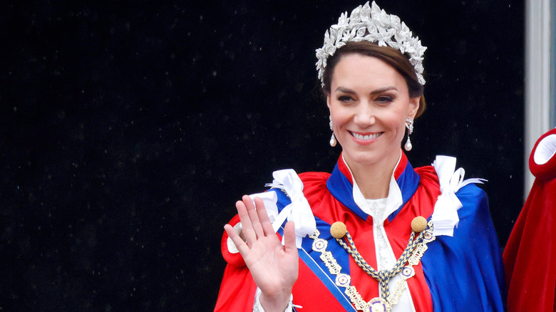 Kate Middleton smiling and waving