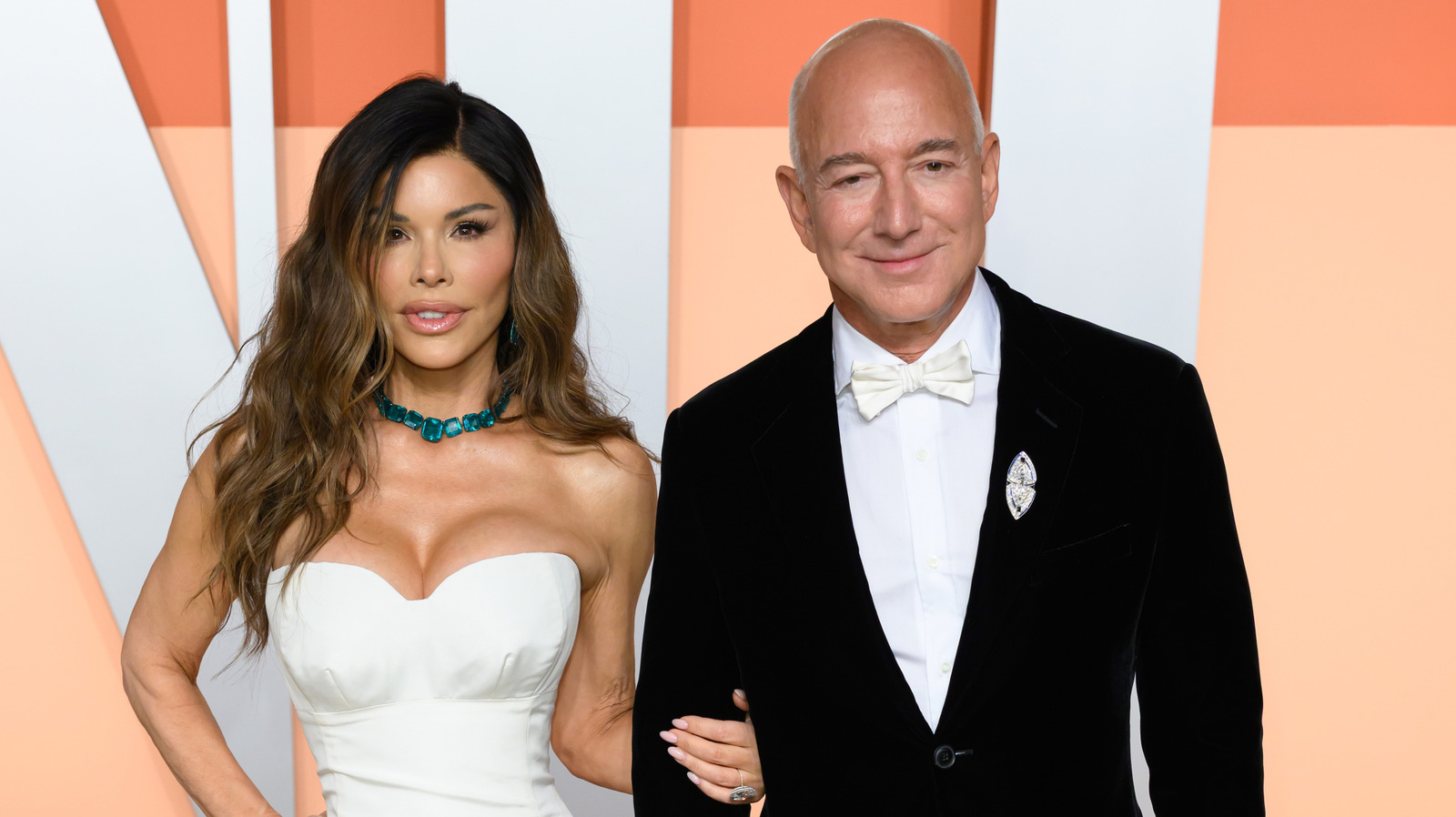 サインローレン・サンチェスとジェフ・ベゾスはドン・ジュニアとキンバリー・ギルフォイル2.0になりつつあります