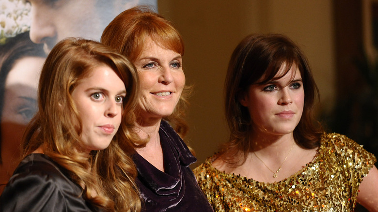 Princess Beatrice, Sarah Ferguson, and Princess Eugenie posing
