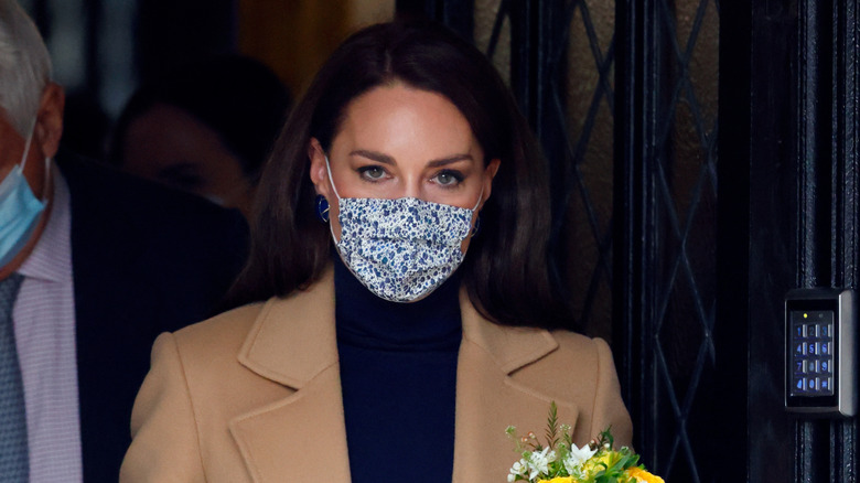 Princess Catherine wearing mask