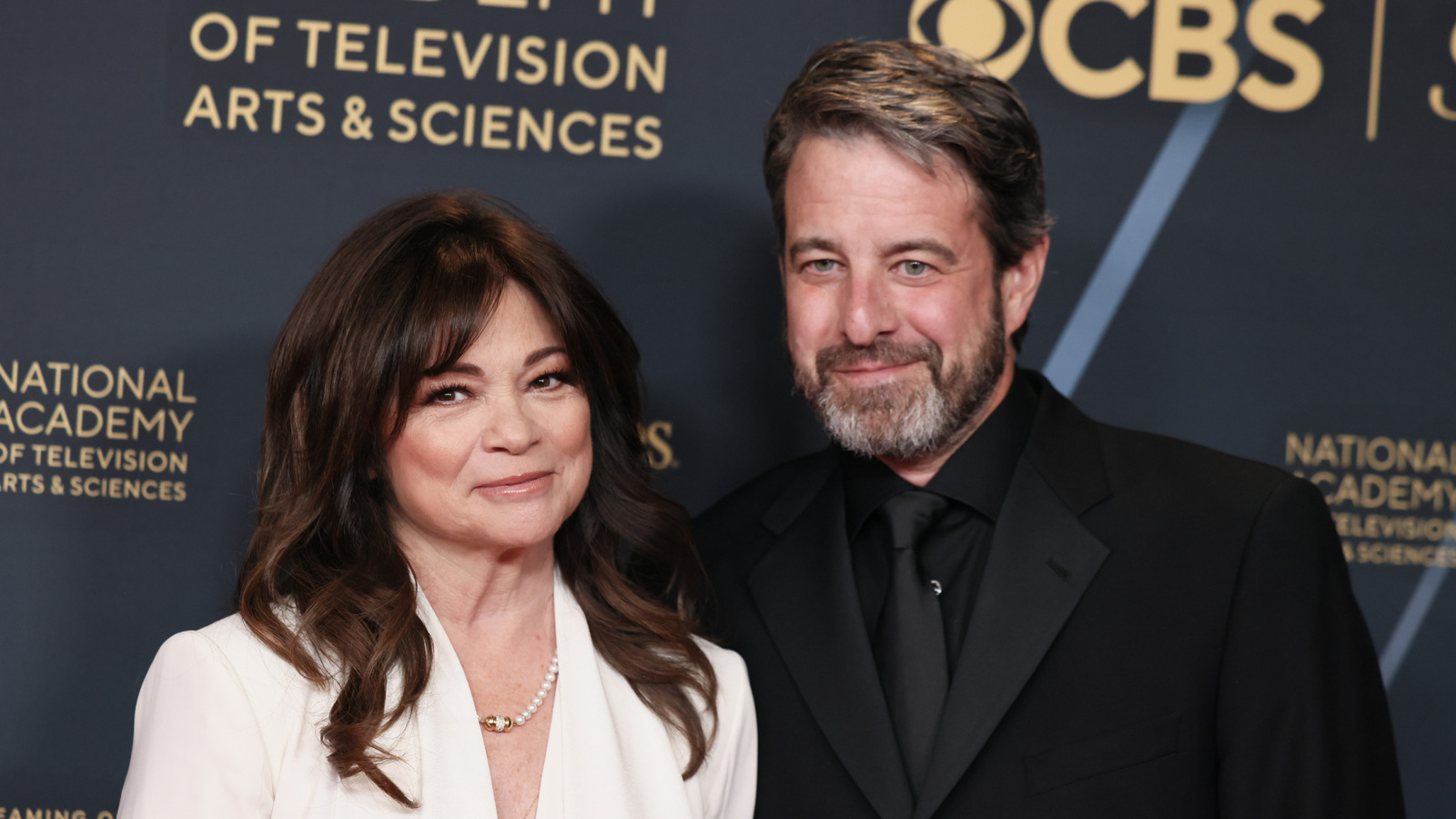 <a href="https://www.thelist.com/1838389/signs-valerie-bertinelli-mike-goodnough-split-messier-than-they-let-on/" target="_blank">Signs Valerie Bertinelli’s Split From Mike Goodnough Was Messier Than They Let On</a>