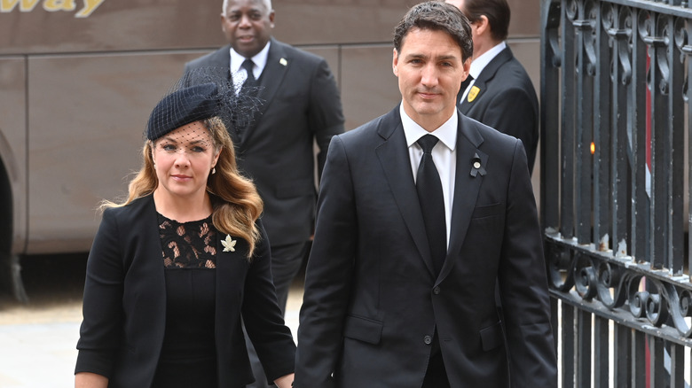 Sophie Grégoire Trudeau and Justin Trudeau walking